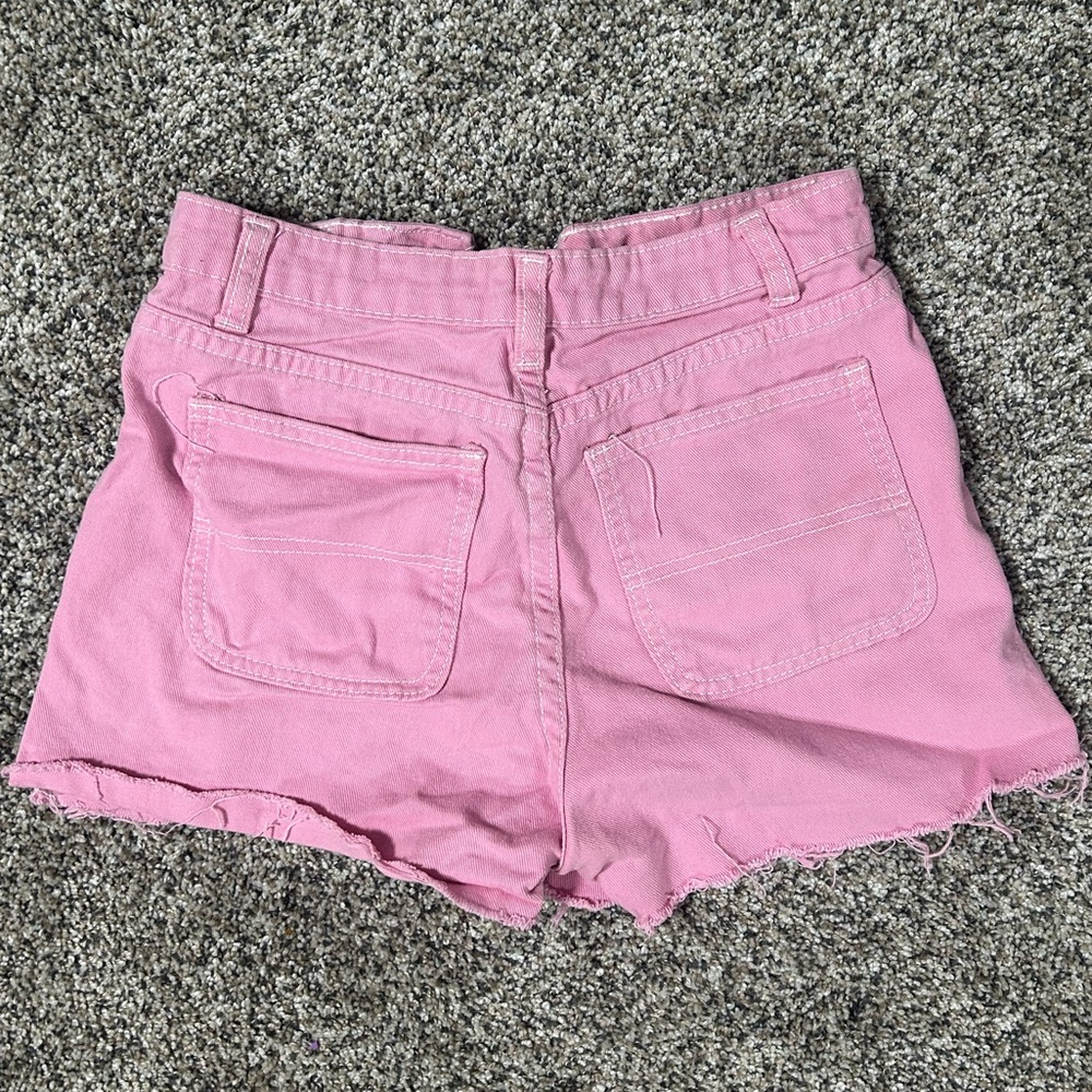 Pink cargo style shorts🐷